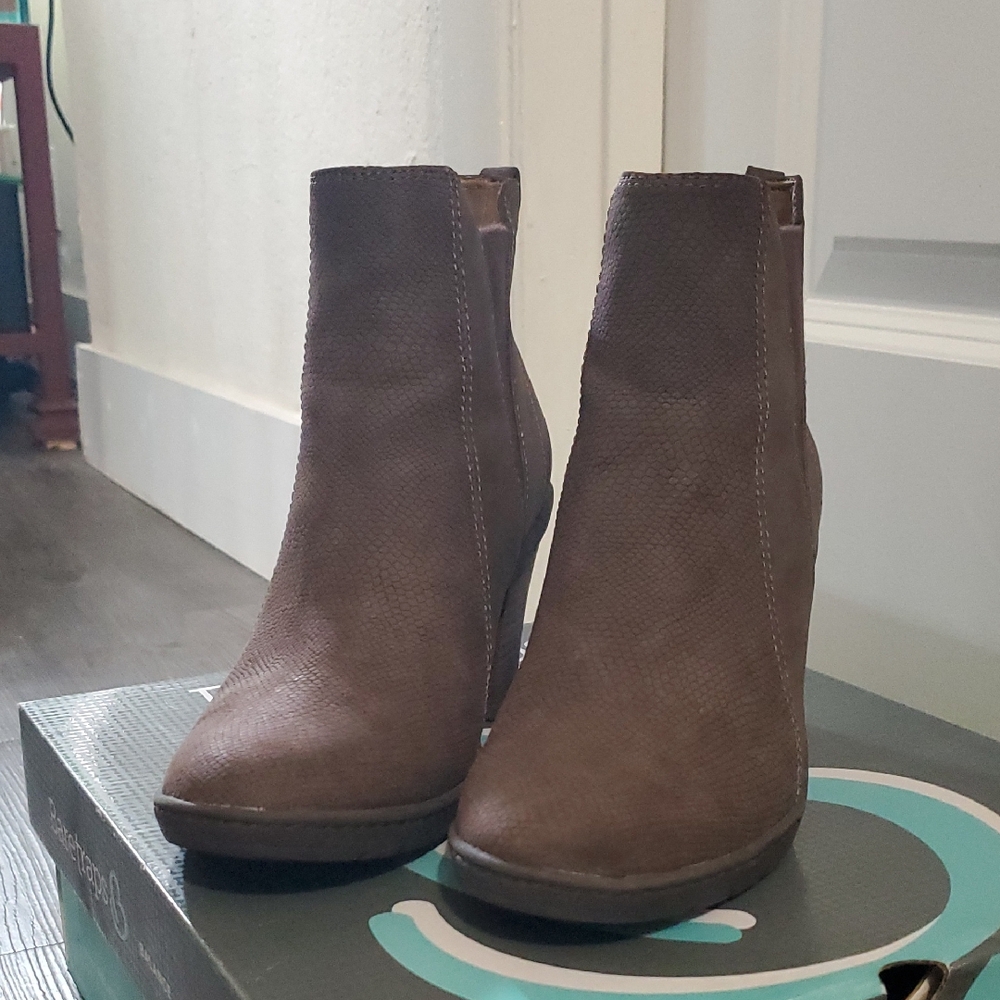 BareTraps Textured Brown Ankle Booties